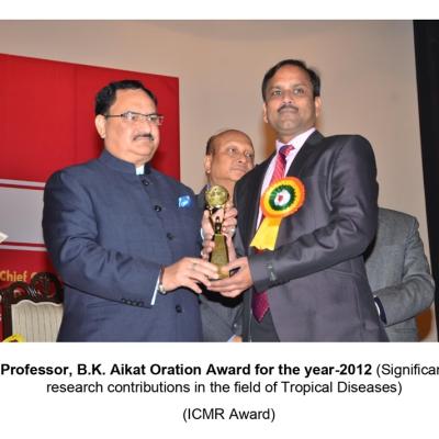 Dr Sapkal Receiving Prof BK Aikat Oration Award 2012